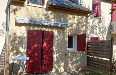 t3 duplex la maison du perroquet 2 chambres 2 piscines dans un village de vacances a saint geniez d'olt aux portes de l'Aubrac - Photo 7