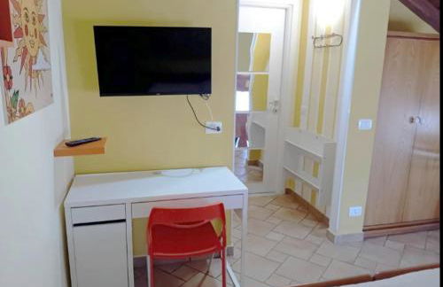 Casa Happy - La mansarda del sorriso con parcheggio privato a Valcorrente - Foto 38