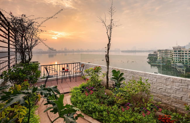 MoonLight Tay Ho - Photo 44