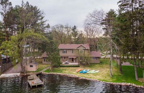 Lake House Family Vacation - Sleeps 12 Dock Kayaks Paddle Boards - Foto 1