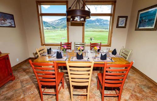 Rustic Cabin Rental with Views for Miles near Grand Teton National Park, Wyoming - Foto 10