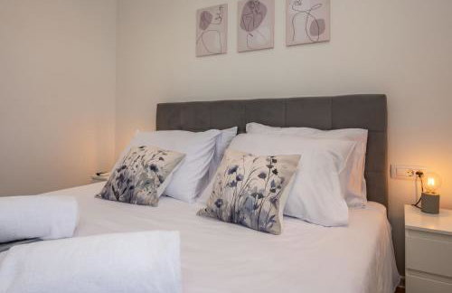 Villa Fiora, a beautiful and modern villa with a pool - Foto 19