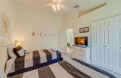 545 -Beautiful 4 Bed Home with Sparkling Pool and Games Room - Foto 41