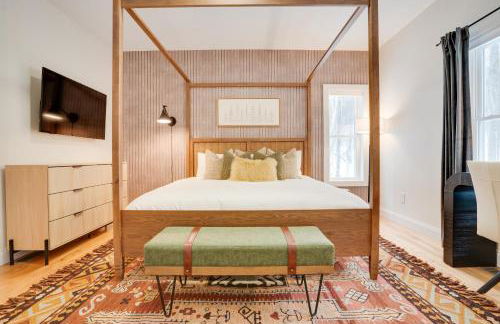 '"Luxury Mountain Getaway'" Sauna, Hot Tub, Massage Chair, Pool Table - Photo 58