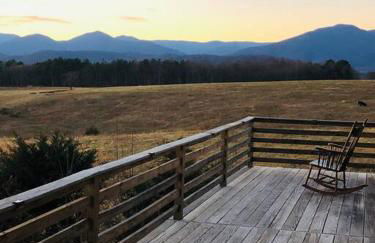 Huge Farmhouse with Heated Pool for Vacations and Retreats - Foto 63