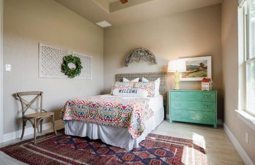 The All-Suite Century Oak House - Steps to Remi's Ridge & Hayes Hollow - Photo 14