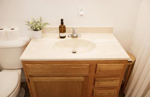 House-1 Bedroom, 1 Bath-Private, Centrally Located - Foto 13