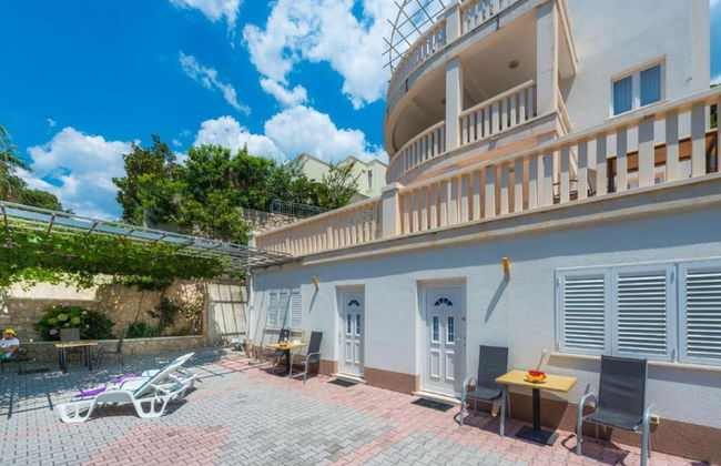 Villa Borna Apartments - Photo 19