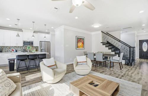 O22B Southwest Houston 1BR King Bed Pet Friendly Fast WiFi - Foto 1