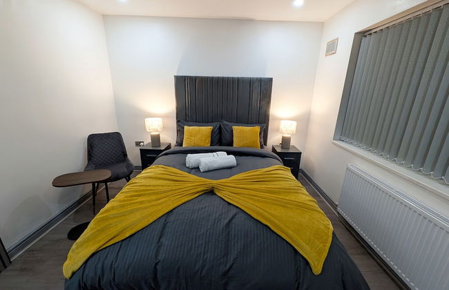 Spacious and Comfortable Modern Rooms - Photo 15