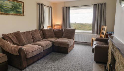 Broadlands Bungalow - Photo 4