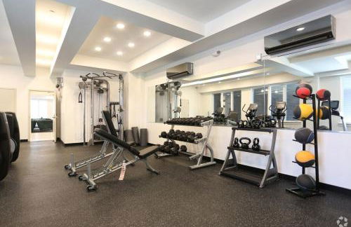 Stylish Studio - Pool, Gym & Balcony Bliss - Foto 7