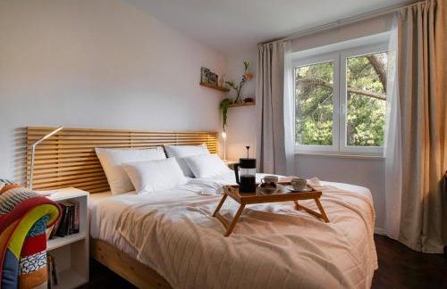 The Base - Bright 2BR, Near Old Town, Walk to Beach - Foto 13