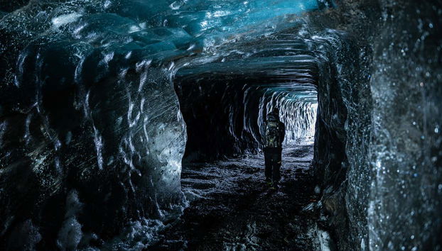 Glacier Ice Cave & Snowmobile Tour - Foto 2