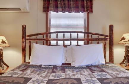 Hot Tub + Sauna + Deck + Firepit + Beach Access + Near Dining Grateful Escape by Avantstay - Foto 52