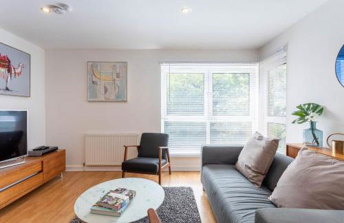 Modern 2 bed BroomPark/Central apt. with Parking - Photo 17