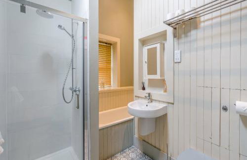 The Cottage - Photo 16