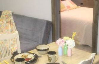 Rustic & Bright 1 Bed Apt. - Photo 12