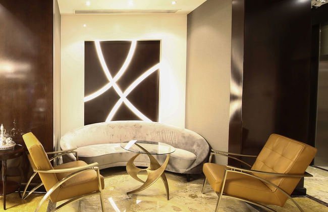 Number One Tower Suites - Photo 2