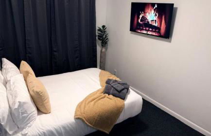 Nona - Private Room 3 with Parking, Desk & Fast WiFi near Yale, Quinnipiac, SCSU & Hospitals - Foto 5