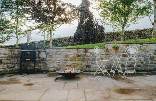 Peaceful Countryside Barn Conversion in the Yorkshire Dales by MCPI Hosting, Perfect for Couples, Small Families & Walkers - Photo 6