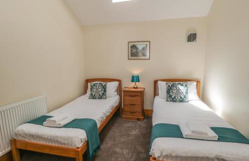 Calf House - Photo 8