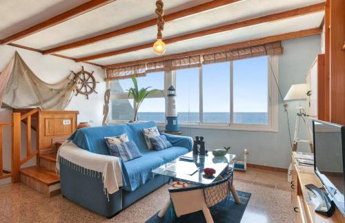 Seaside House With Heated Pool - Photo 5