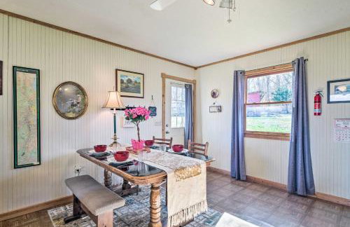 7 Mi to Downtown Morganton: Cabin w/ Fire Pit! - Photo 6