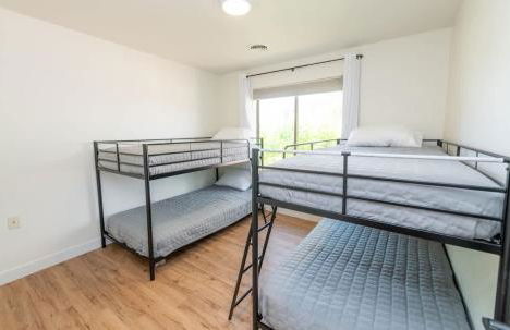 Newly Remodeled Family Friendly Home - Foto 9