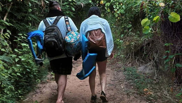 Caminando hacia Playa Escondida