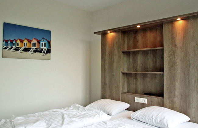 Holiday Home in Colijnsplaat - Photo 3