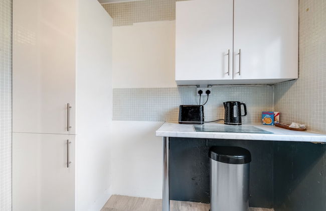 Bourne Court Attractive 1 bdrm Apartment - Photo 11