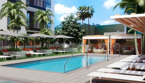 Hollywood Penthouse with Balcony & Pool View - Photo 4