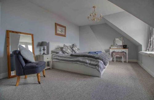 Large character home, hot tub, beach 5 min walk - Foto 11