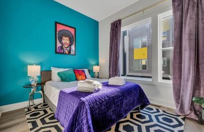 NEW Pink Howdy Oasis 13 Beds Rooftop View Parking - Foto 32