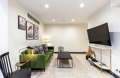 Stylish Shepherd's Bush Flat w/ Patio - Foto 1