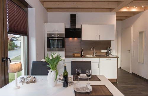 Moderne Ferienwohnung-Seenähe-Terrasse-Parkplatz-Wallbox-Fahrradparkplatz - Foto 10