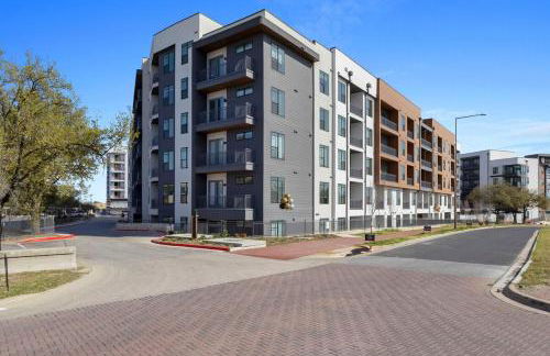 1BR Alongside Q2 and Domain With Pool, Gym and Free Parking - Foto 39