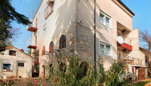 Apartments Mira 1804 - Photo 1