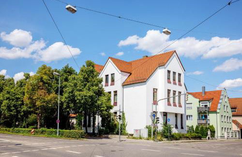 Kaza Guesthouse, centrally located 2 & 3 bedroom Apartments in Augsburg - Foto 51