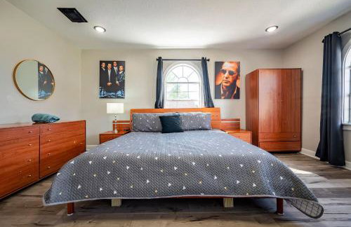 3BR HOME SLEEPS 8 DOWNTOWN Med CTR /pet/EV - Foto 8