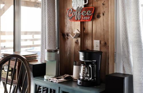 Waterfront w Hot Tub Fire Pit Deck & Water Toys - Foto 36