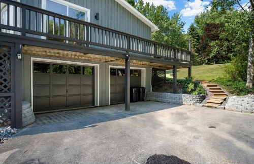 *NEW* Large Backyard ~ Game Room ~ Firepit ~ Lake - Foto 28