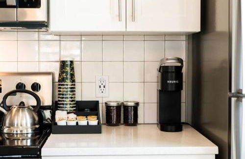 Sleek Stylish Apartment in Prime Location - Foto 22