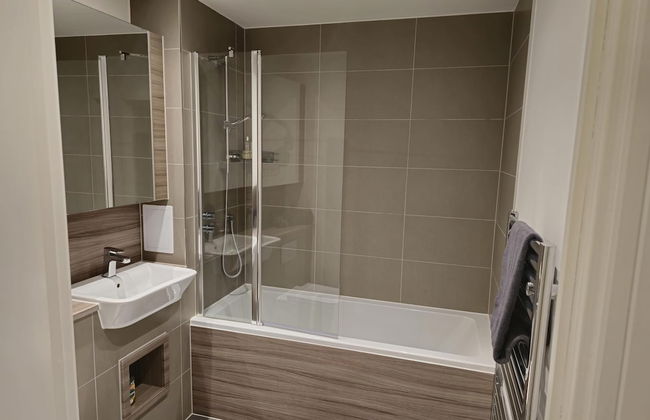 Luxurious 2-bed Haven in the Heart of Barking - Foto 27