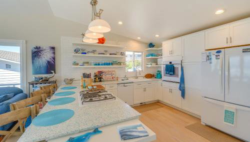 Stunning Home in Coupeville with Deck and Beach Access - Foto 3