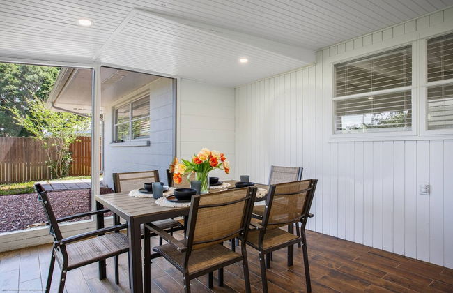 Gorgeous Grove Contemporary Family Home - Foto 27