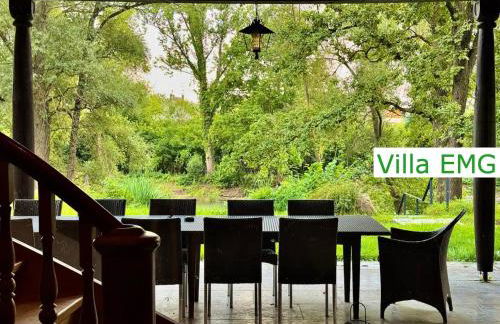 Luxus Ferienhaus Villa EMG München in Moosburg mit Pool, SPA, Kamin, Wald, See für Familien Gruppen bis 24 Personen - Foto 7