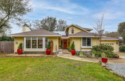 Hot Tub and Huge Patio Home 5 Mi to Old Town Auburn - Foto 1