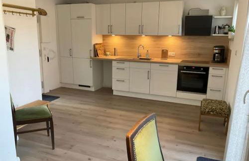 FeWo Brauel am Nordpfad Zevener Geest - Ruhige, moderne 2 Zimmer Wohnung, Ladestation, Parkplatz, Wlan, Garten - Foto 3